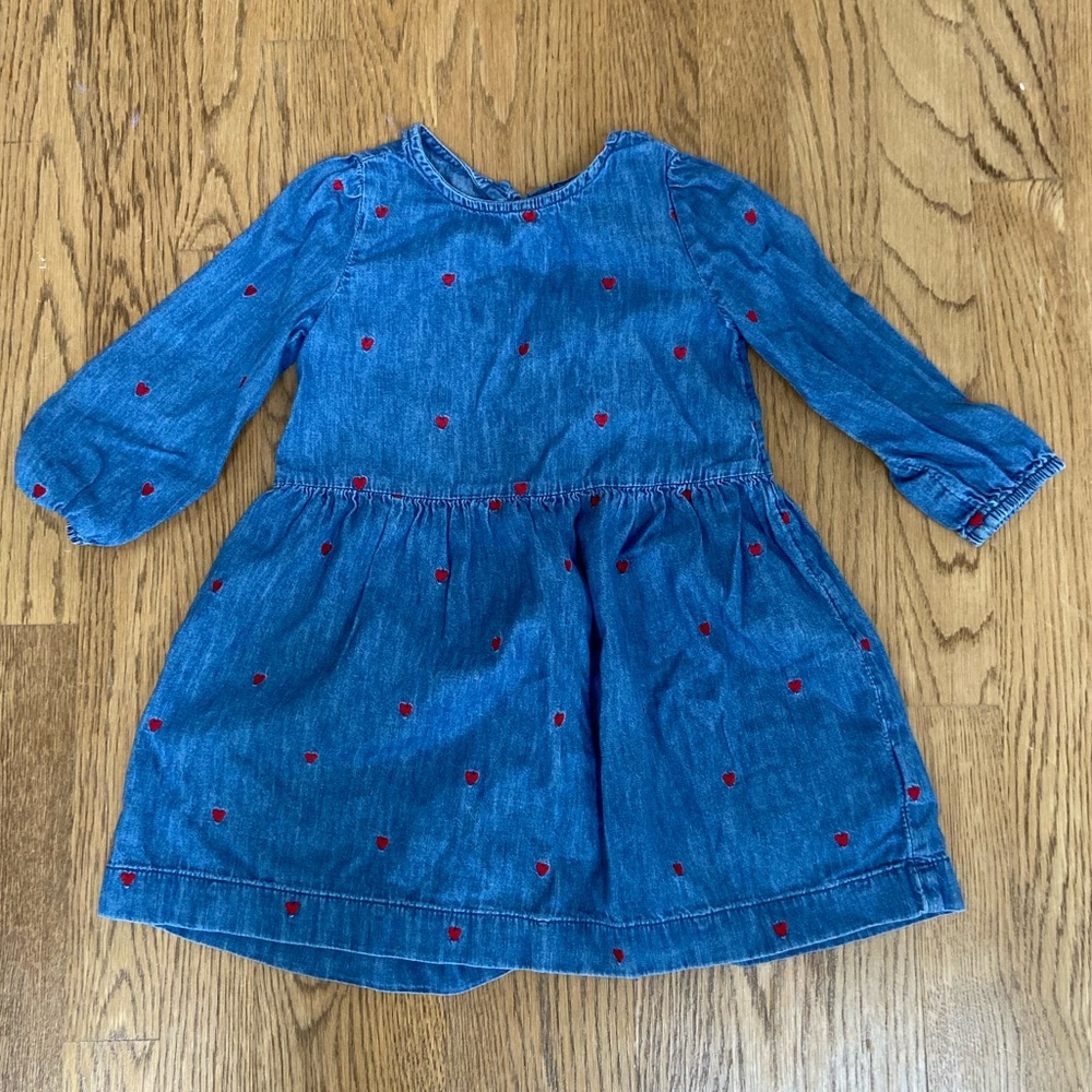 EUC Gap denim toddler dress embroidered hearts (4T)